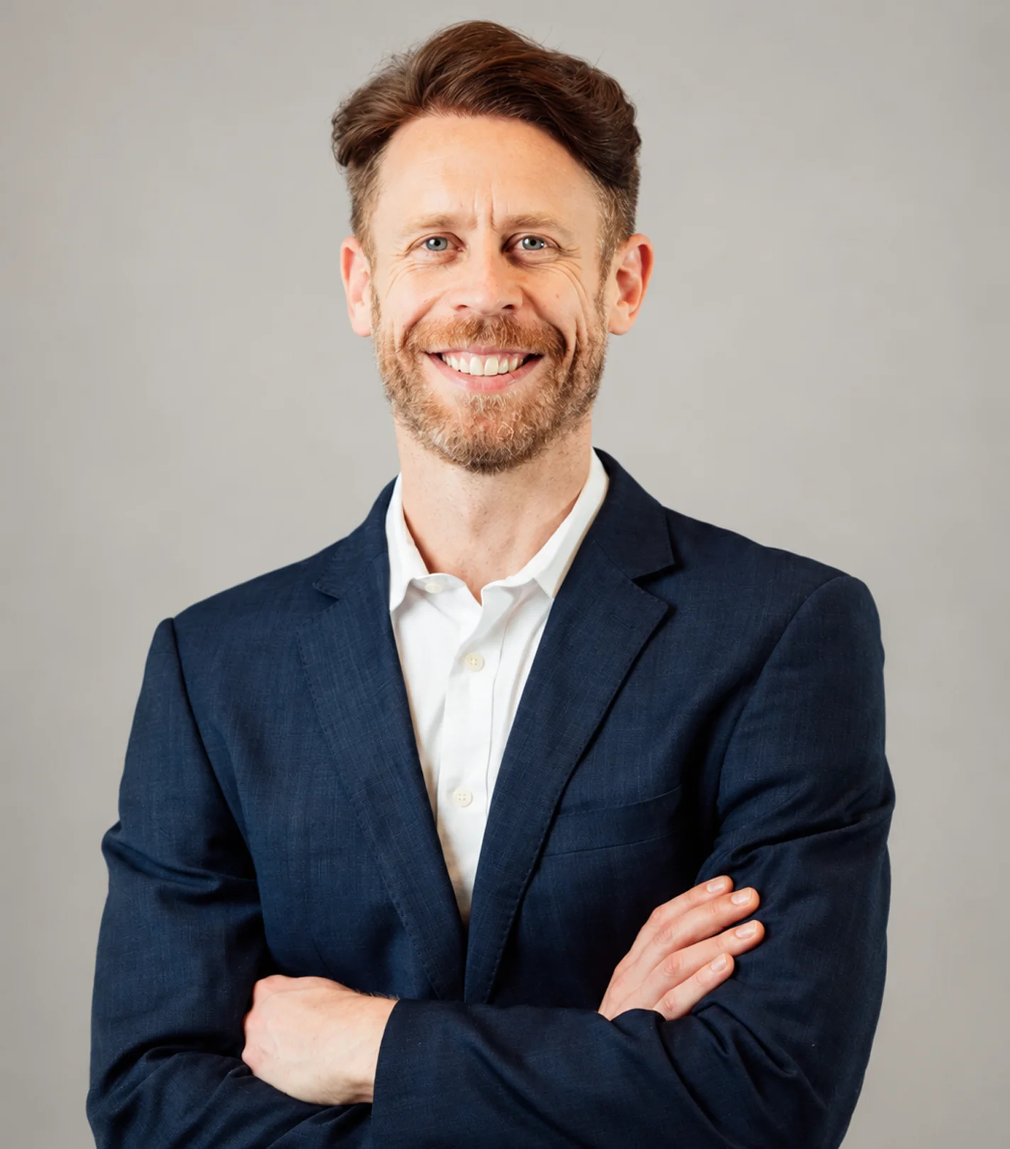 Dr_Barker_on_a_soft_greige_backdrop -resize